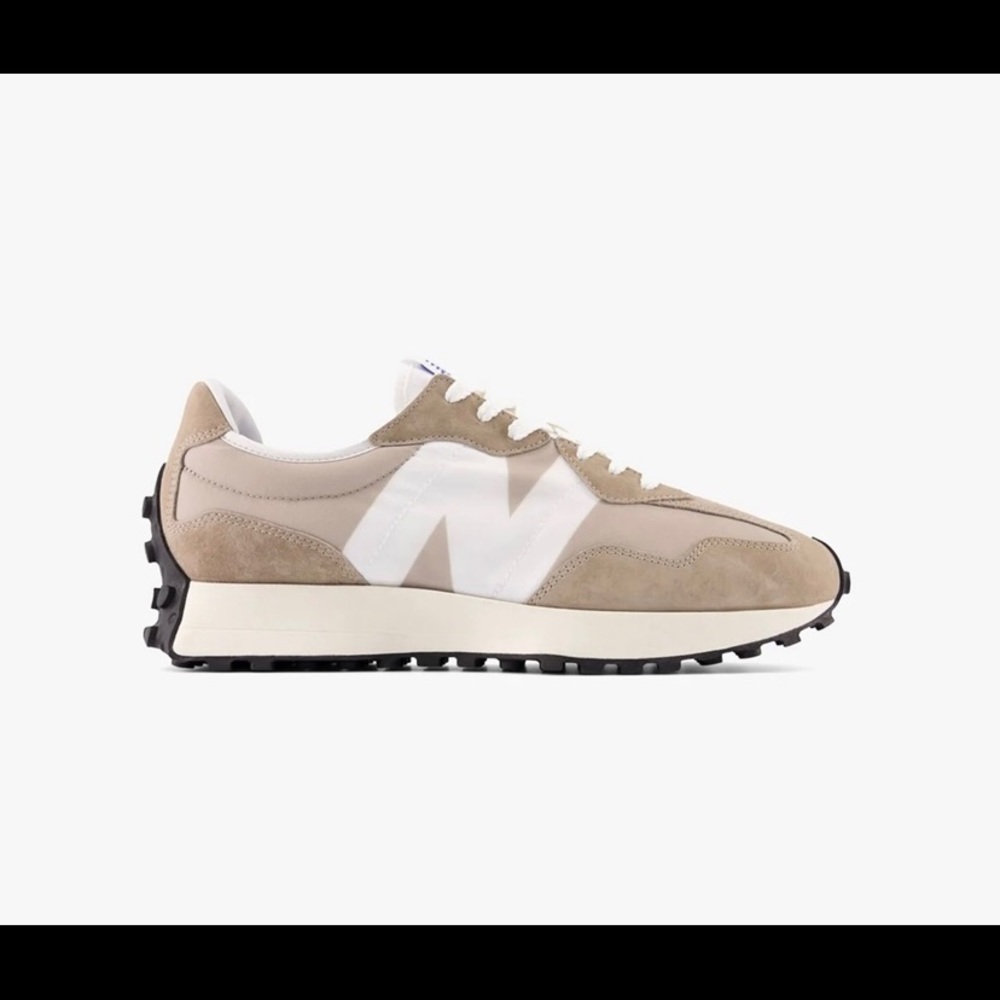 NWT New Balance 327 sneakers: UNISEX US size: M9/W10.5